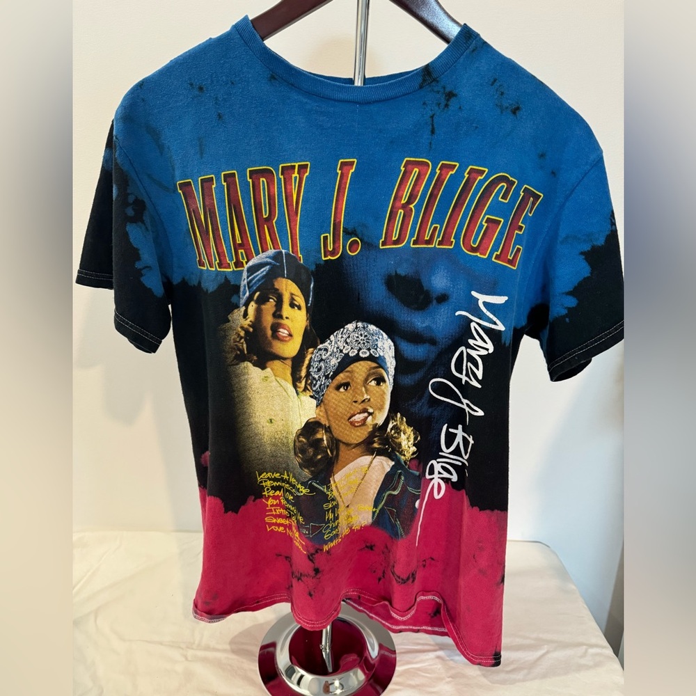 Mary J Blige T-Shirt Faces Album What’s The 411 Track List on Shirt. Size Small